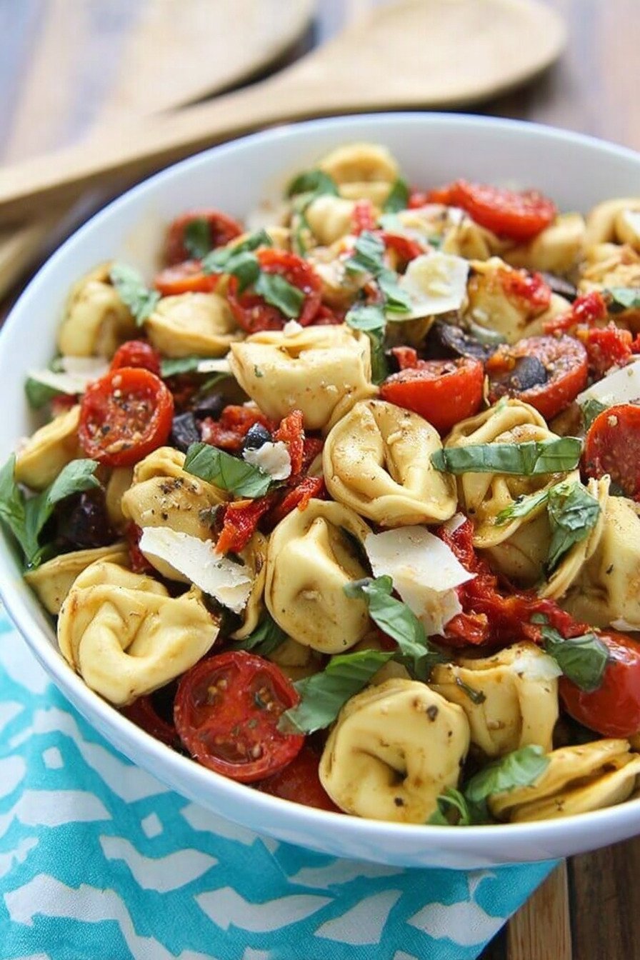 Yummy Roasted Red Pepper and Parmesan Tortellini Salad extra recipe photo